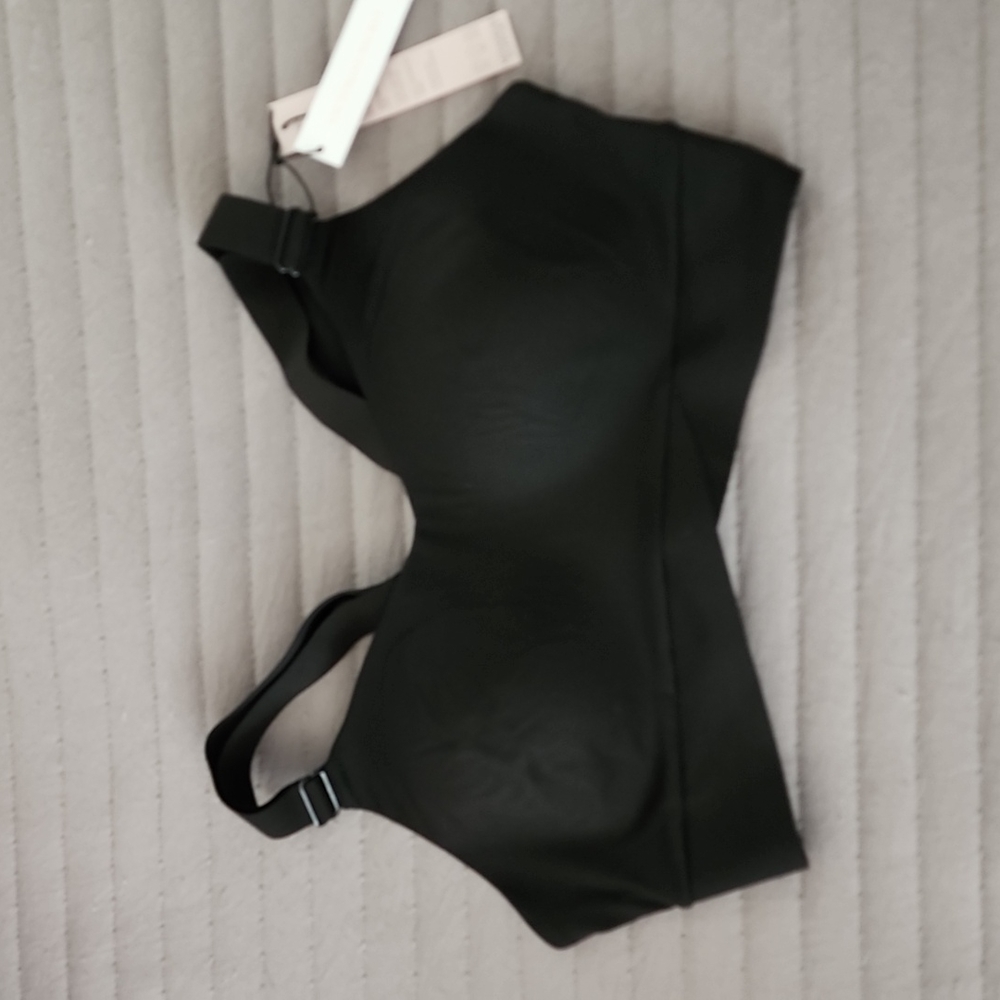 NWT Victoria Secret sports bra